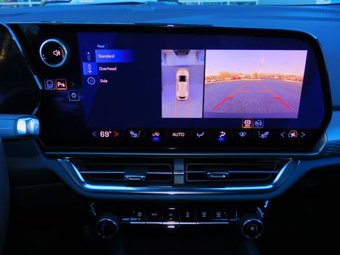 New 2026 Chevrolet Equinox EV LT image 5