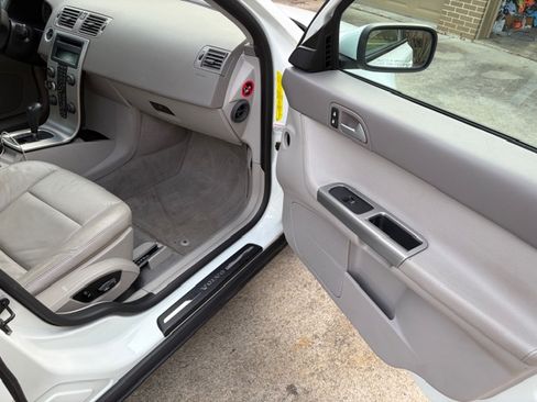 Used 2006 Volvo S40 T5 image 10