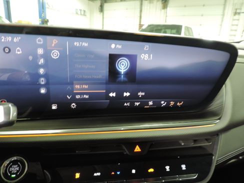 Used 2025 Buick Envision Preferred image 41