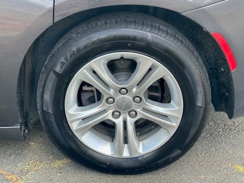 Used 2015 Dodge Charger SE image 30