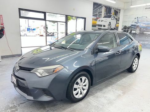 Used 2015 Toyota Corolla FWD image 11
