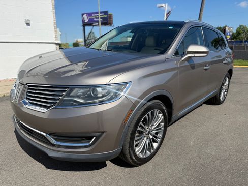 Used 2018 Lincoln MKX AWD Reserve image 3