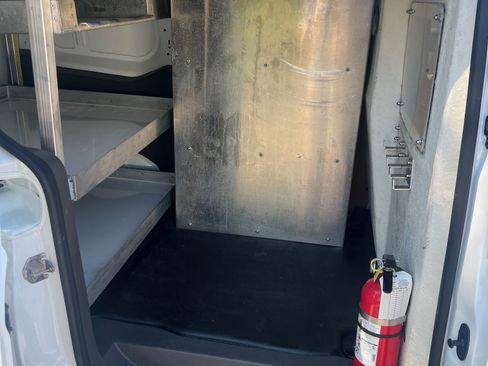 Used 2020 Ford Transit Connect XL image 9