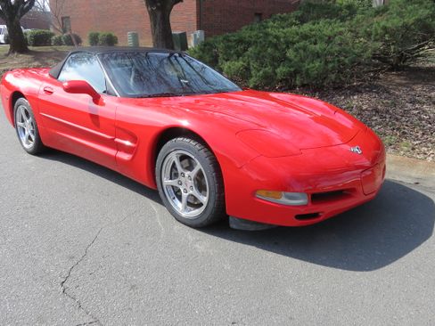 Used 2003 Chevrolet Corvette image 8
