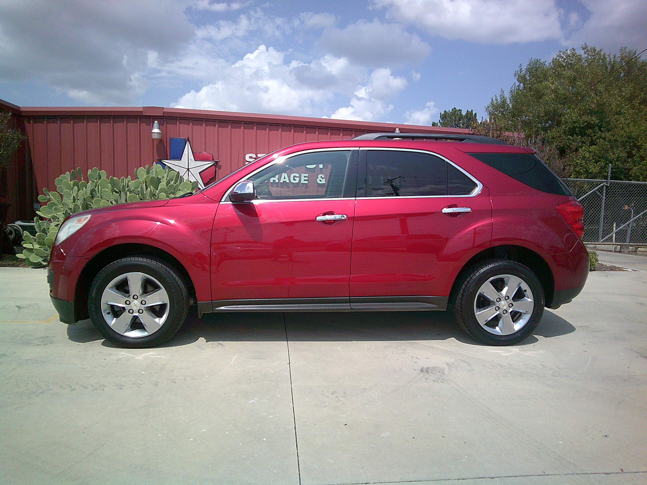 Used 2015 Chevrolet Equinox LT FWD image 2