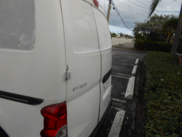 Used 2017 Nissan NV200 S Van 4D FWD image 4