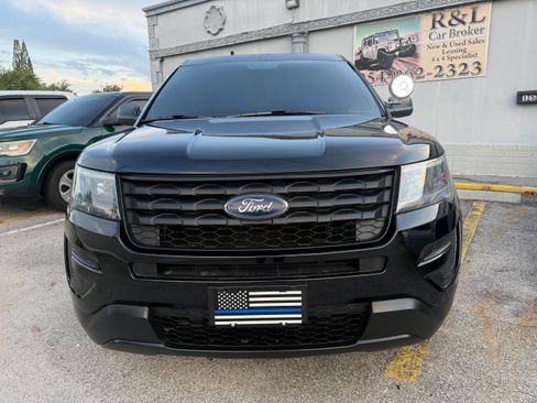 Used 2017 Ford Explorer 4WD Police Interceptor image 3