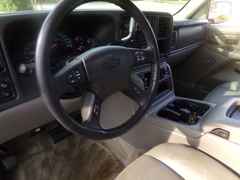 Used 2005 Chevrolet Tahoe Z71 image 9