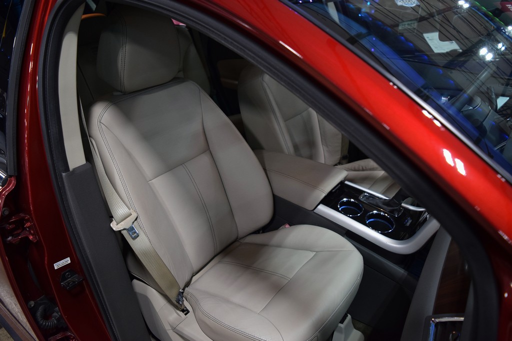 Used 2013 Ford Edge Limited FWD image 22