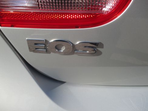 Used 2012 Volkswagen Eos Komfort Hard Top Convertible 2 FWD image 10