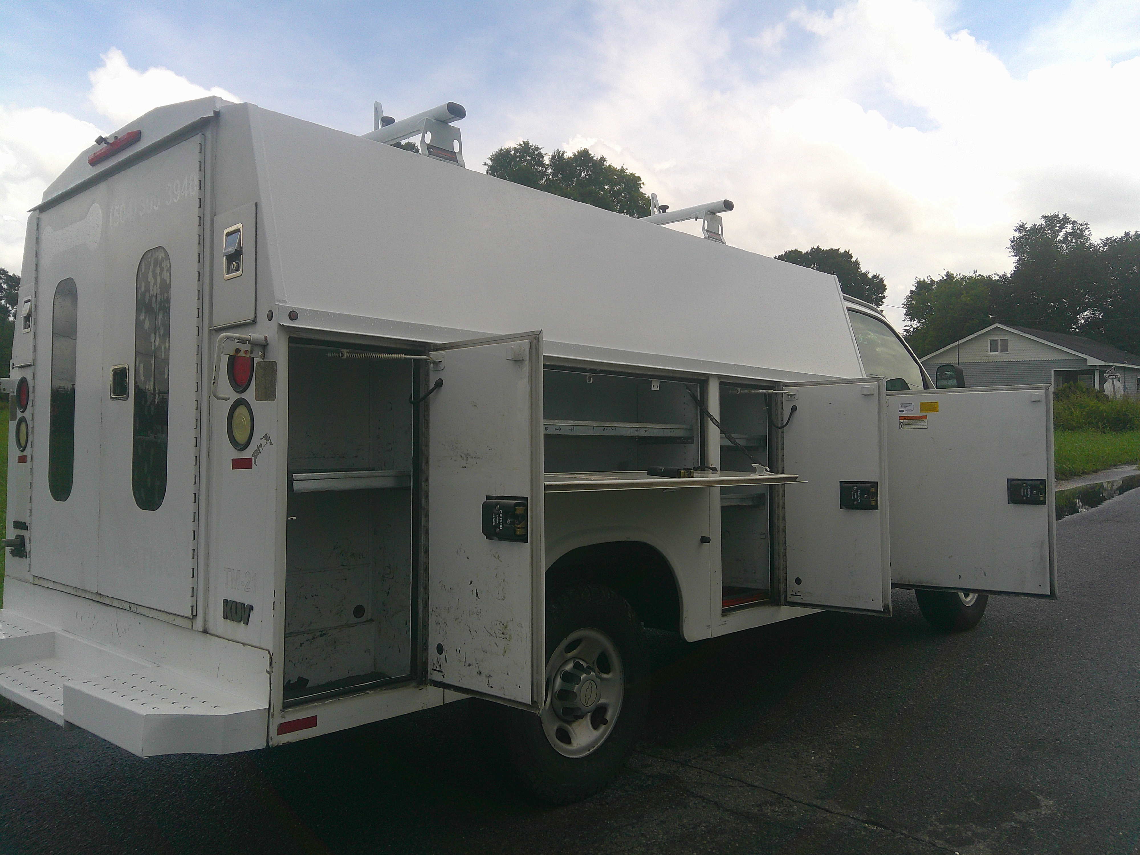 Used 2017 Chevrolet Express 3500 UNAVAIL RWD image 4