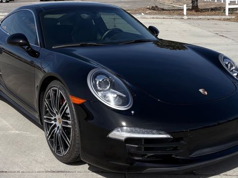 Used 2015 Porsche 911 Carrera 4S image 3
