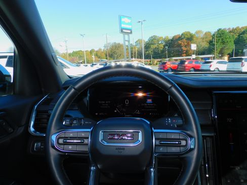 Certified 2025 GMC Acadia Elevation image 2