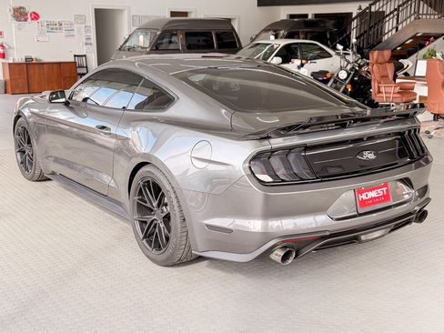 Used 2018 Ford Mustang EcoBoost image 6