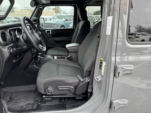 Used 2022 Jeep Wrangler Unlimited Willys image 6