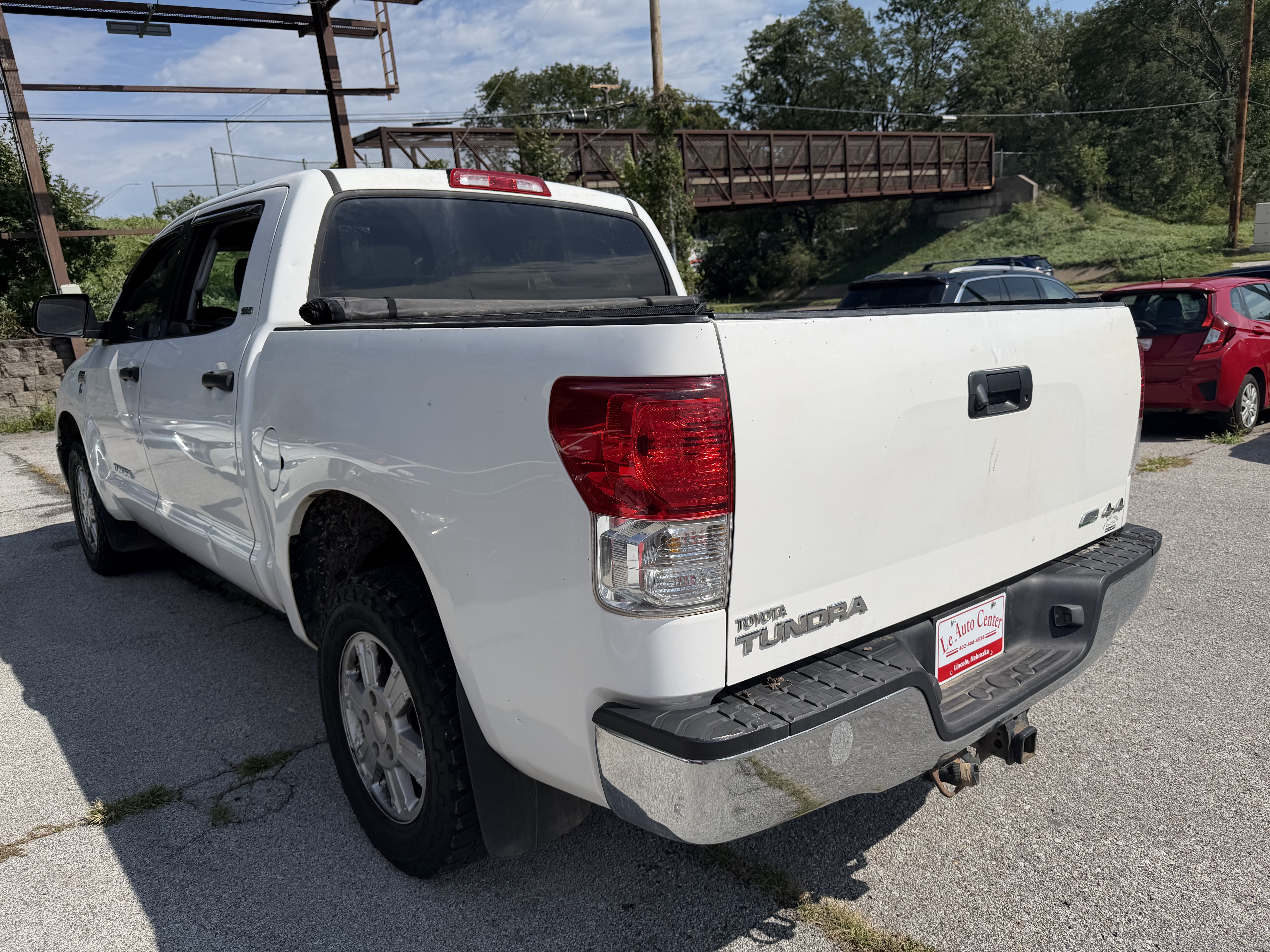 Used 2011 Toyota Tundra 4x4 CrewMax image 7