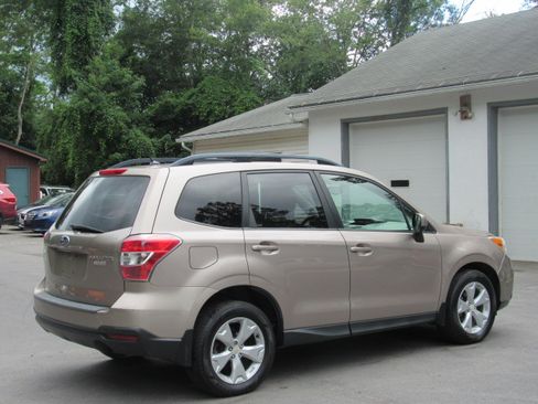 Used 2014 Subaru Forester 2.5i Premium AWD/4WD image 7