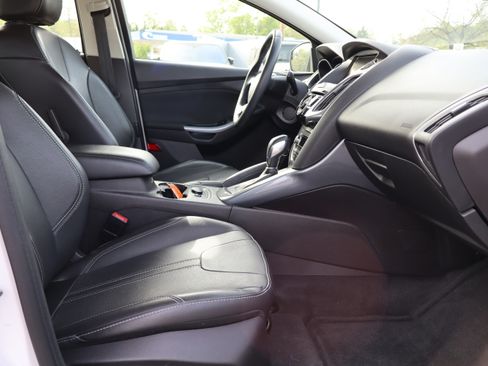 Used 2014 Ford Focus Titanium image 14