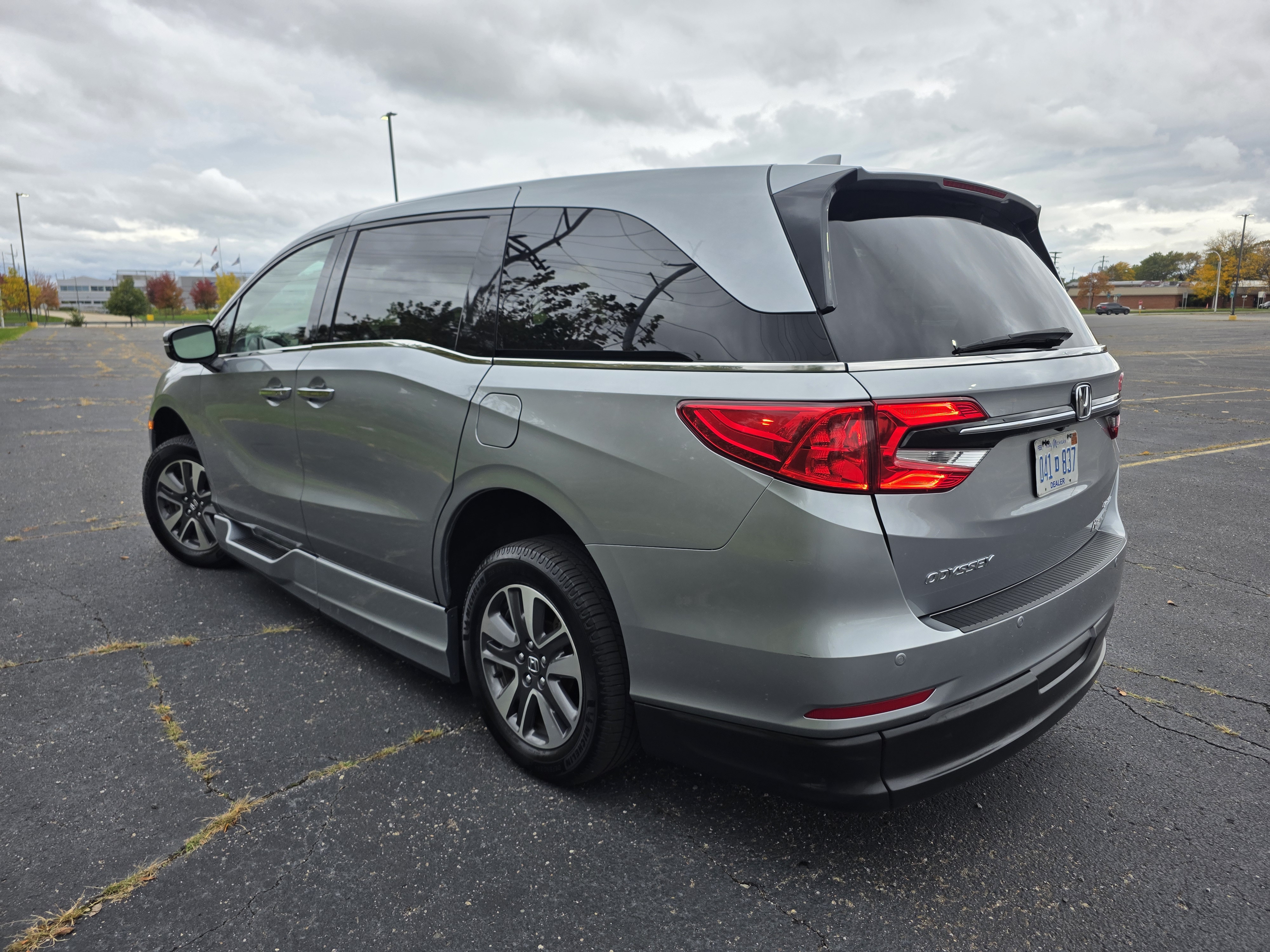 Used 2021 Honda Odyssey Elite image 7