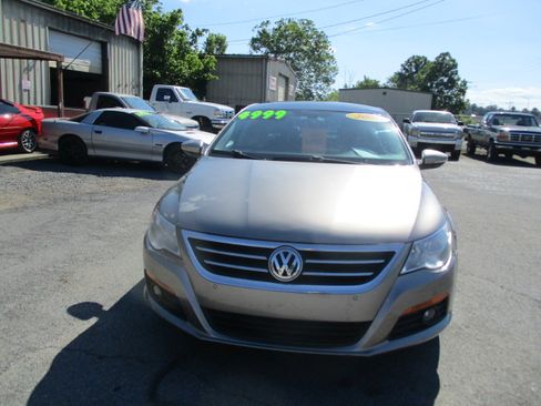 Used 2009 Volkswagen CC Luxury FWD image 3