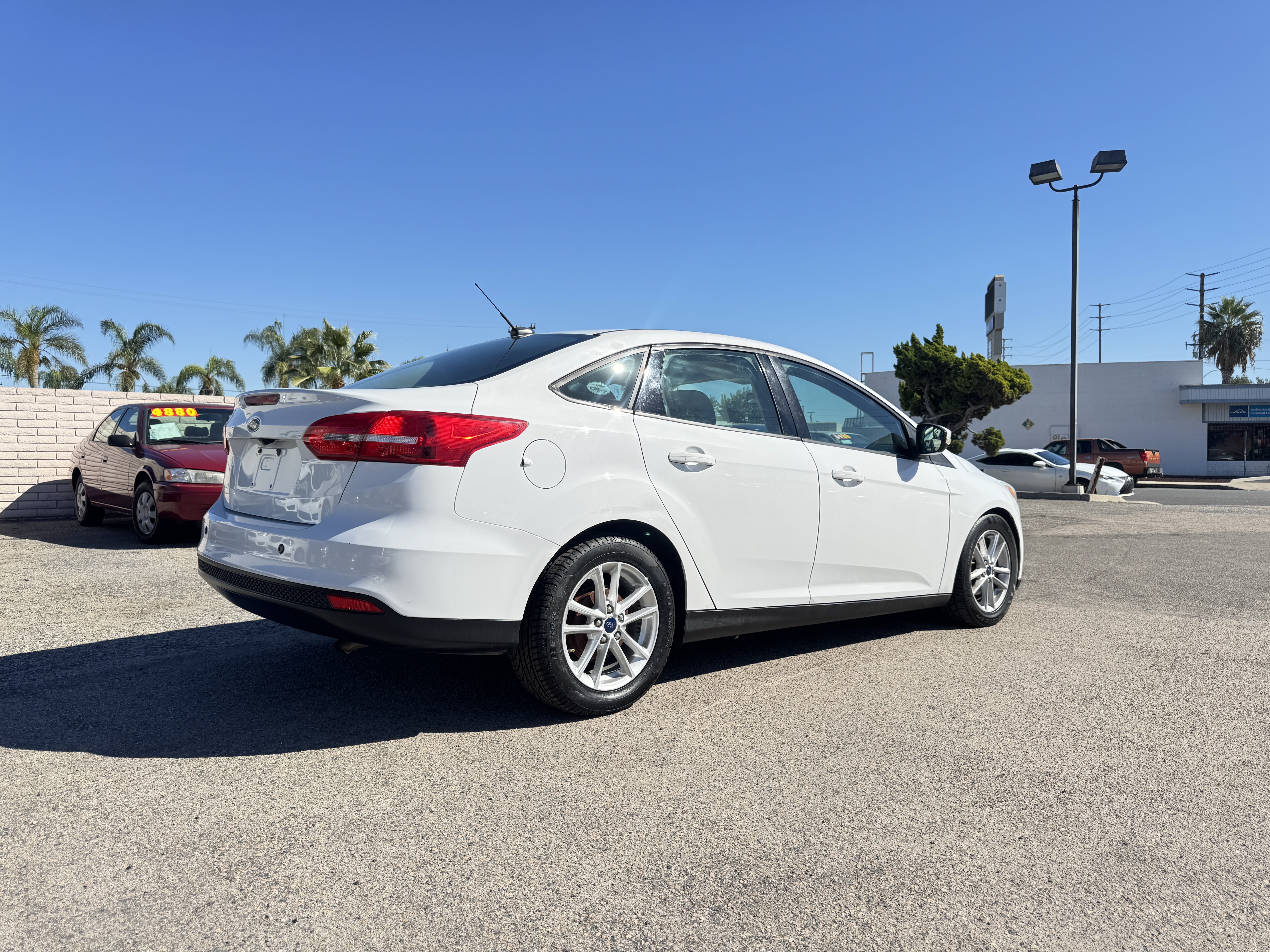 Used 2016 Ford Focus SE Sedan FWD image 9