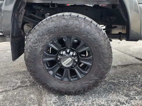 Used 2020 Ford F250 Lariat image 13