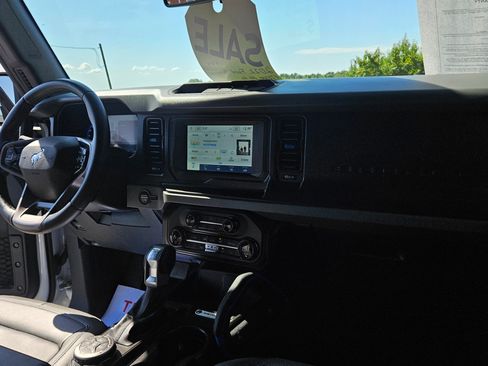 Used 2022 Ford Bronco image 17