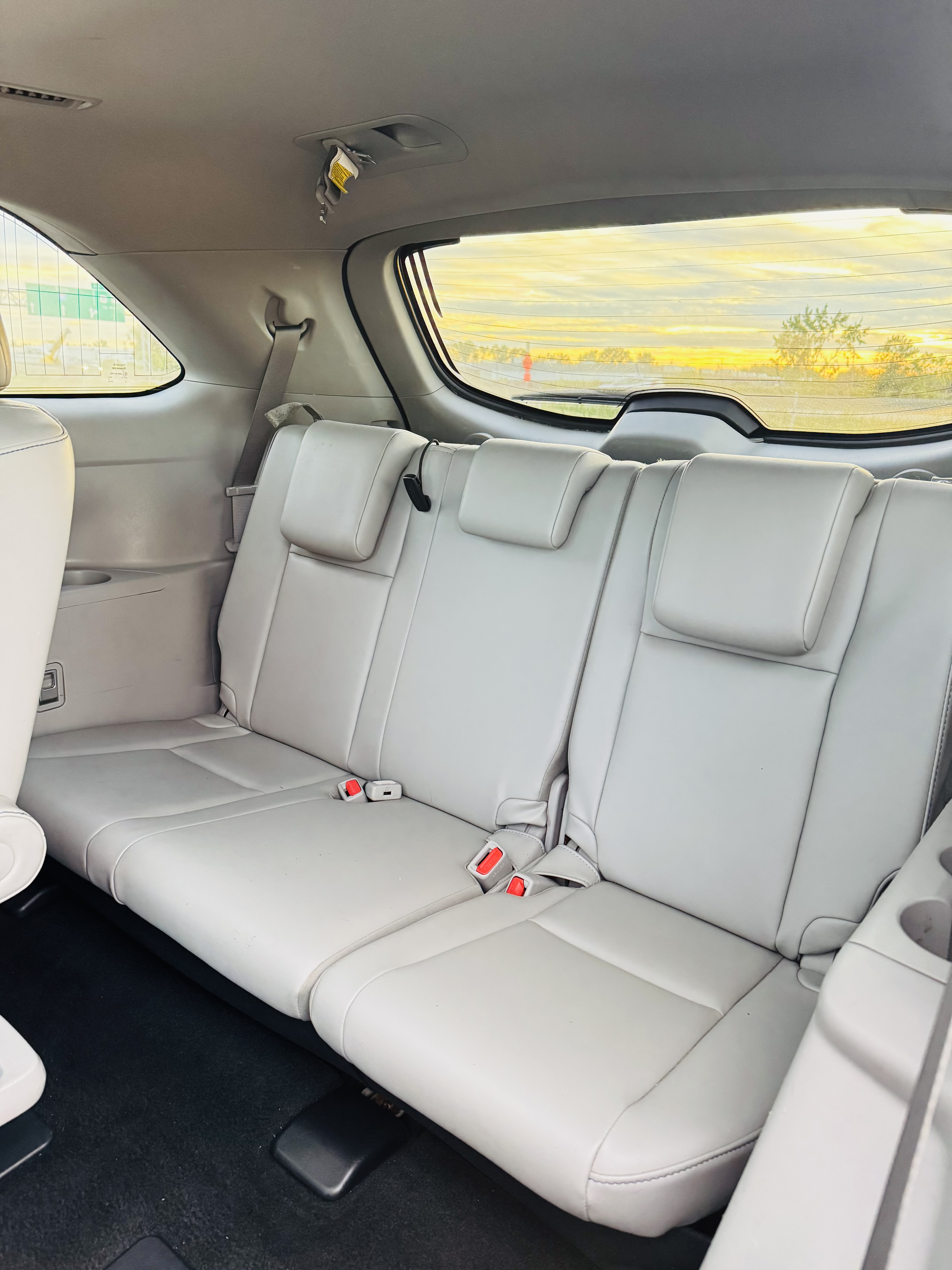Used 2019 Toyota Highlander AWD Limited Platinum image 9