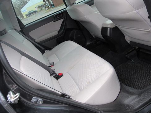 Used 2016 Subaru Forester 2.5i Premium image 15