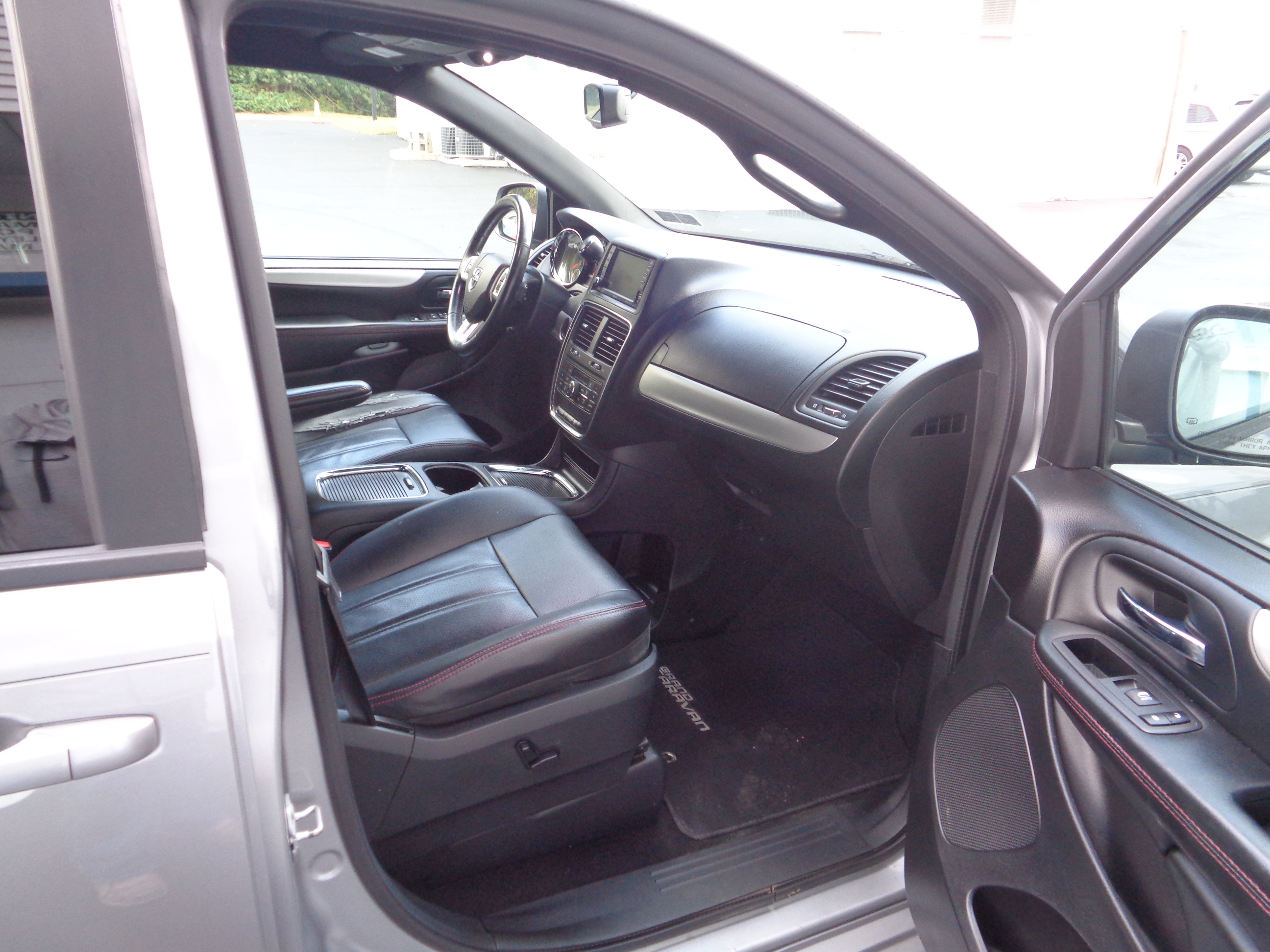 Used 2017 Dodge Grand Caravan GT FWD image 7