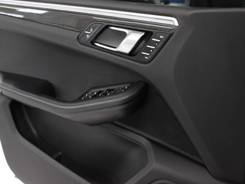Used 2020 Porsche Macan S AWD/4WD image 22