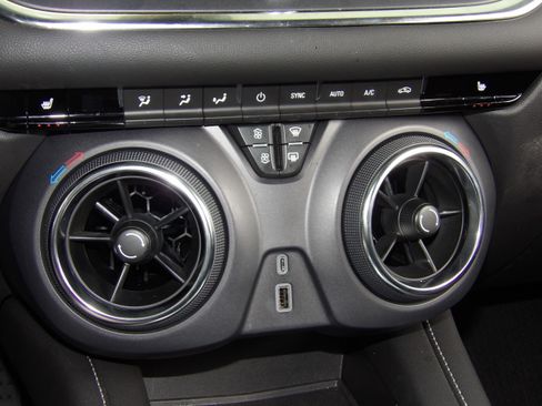 Used 2024 Chevrolet Blazer LT image 7