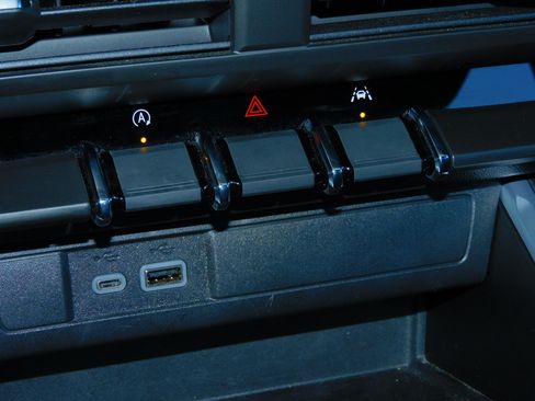 Used 2024 Chevrolet Colorado W/T image 23