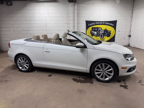 Used 2015 Volkswagen Eos Komfort image 24