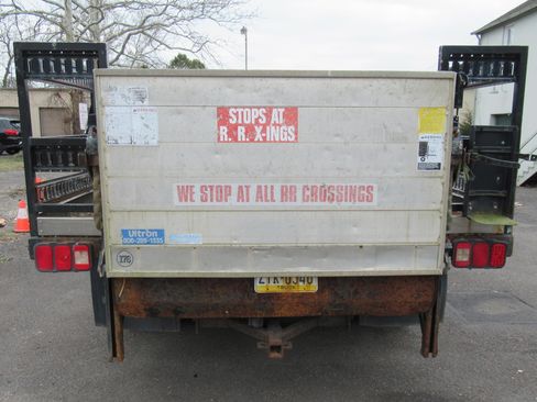 Used 2003 Ford F450 XL image 7