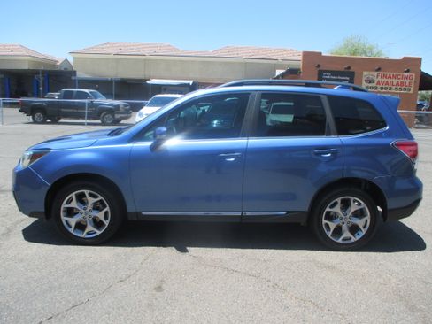 Used 2018 Subaru Forester 2.5i Touring AWD/4WD image 1