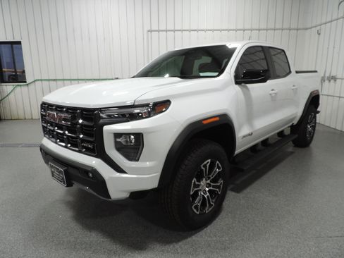 Used 2024 GMC Canyon AT4 image 1