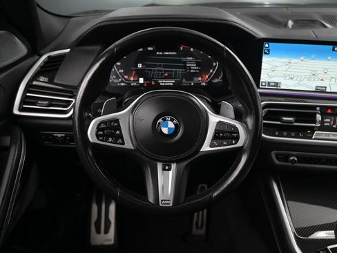 Used 2021 BMW X6 M50i image 24