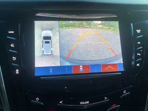 Used 2018 Cadillac Escalade 4WD Premium Luxury image 25