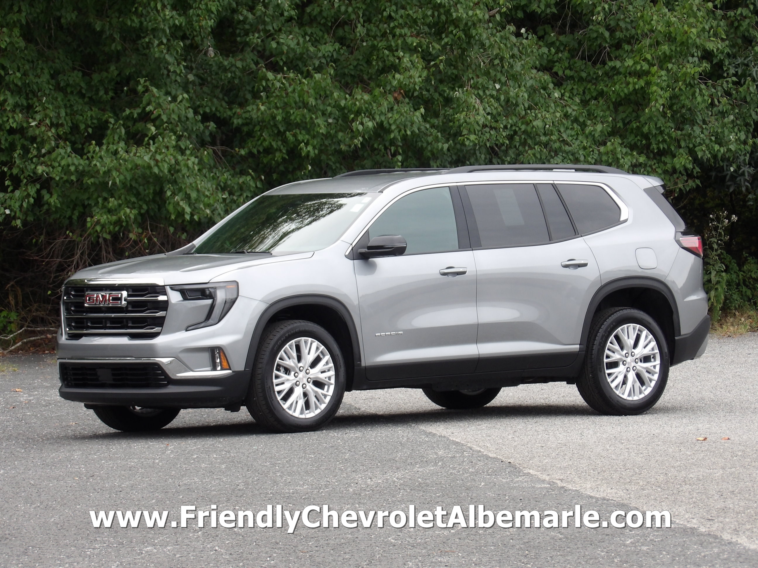 Used 2026 GMC Acadia FWD Elevation image 1