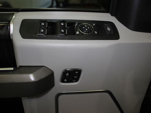 Used 2019 Ford F250 4x4 Crew Cab Limited image 23