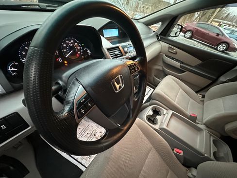 Used 2011 Honda Odyssey EX image 16