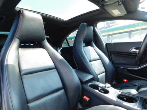 Used 2018 Mercedes-Benz CLA 250 image 19