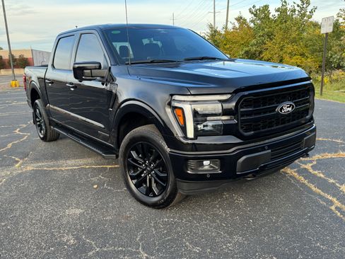 Used 2025 Ford F150 Lariat image 3