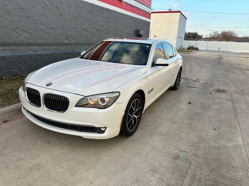 Used 2011 BMW 740Li image 13