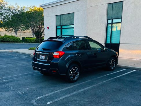 Used 2015 Subaru XV Crosstrek 2.0i Limited AWD/4WD image 5
