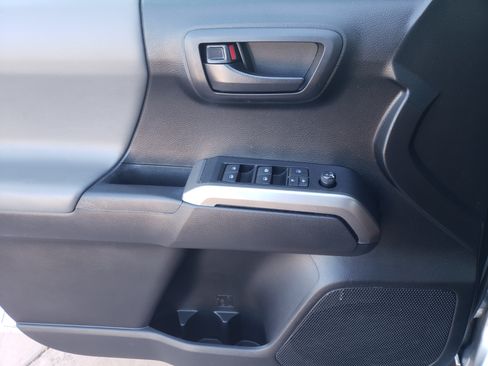 Used 2022 Toyota Tacoma SR5 image 22