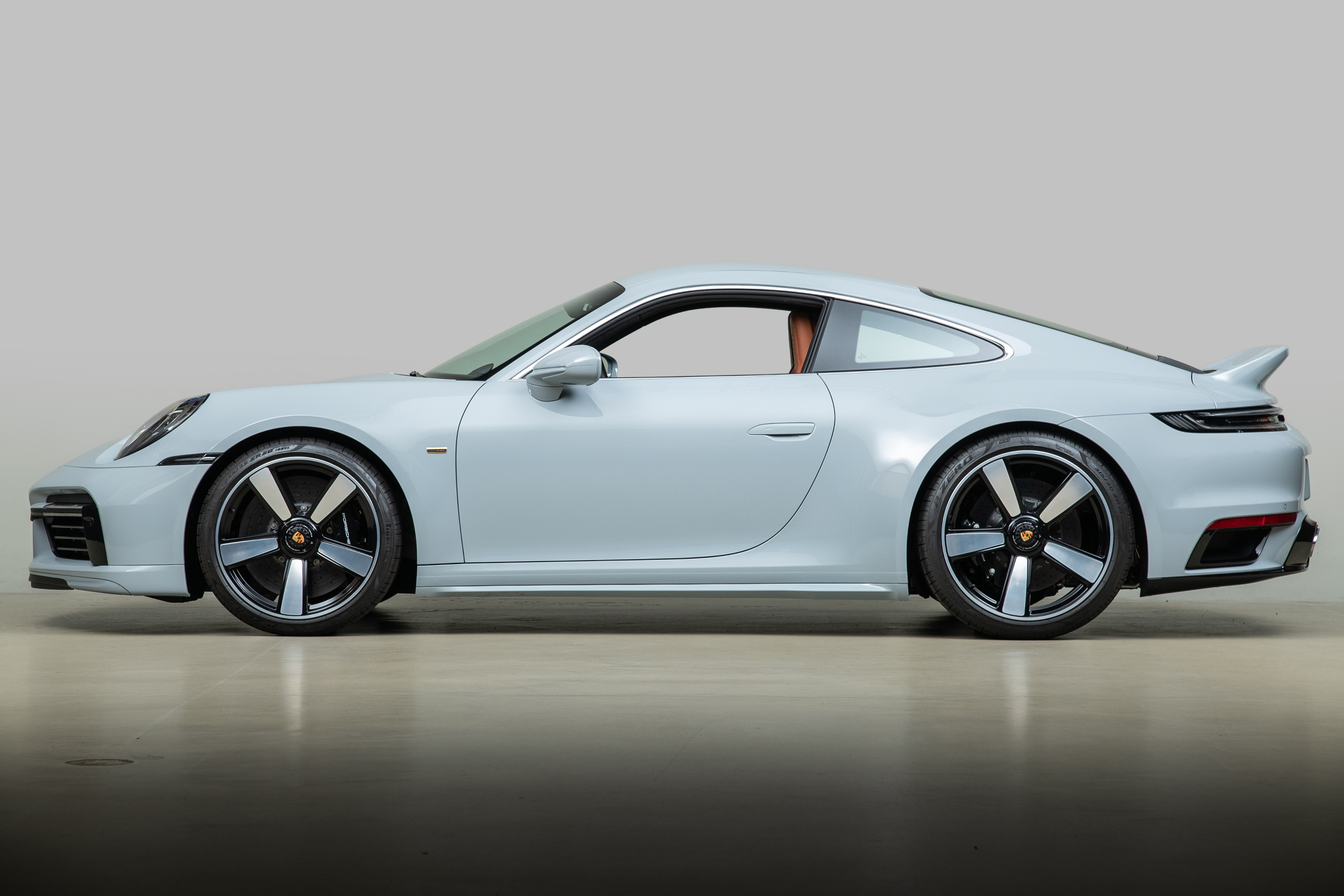 Used 2023 Porsche 911 Sport Classic Coupe RWD image 3