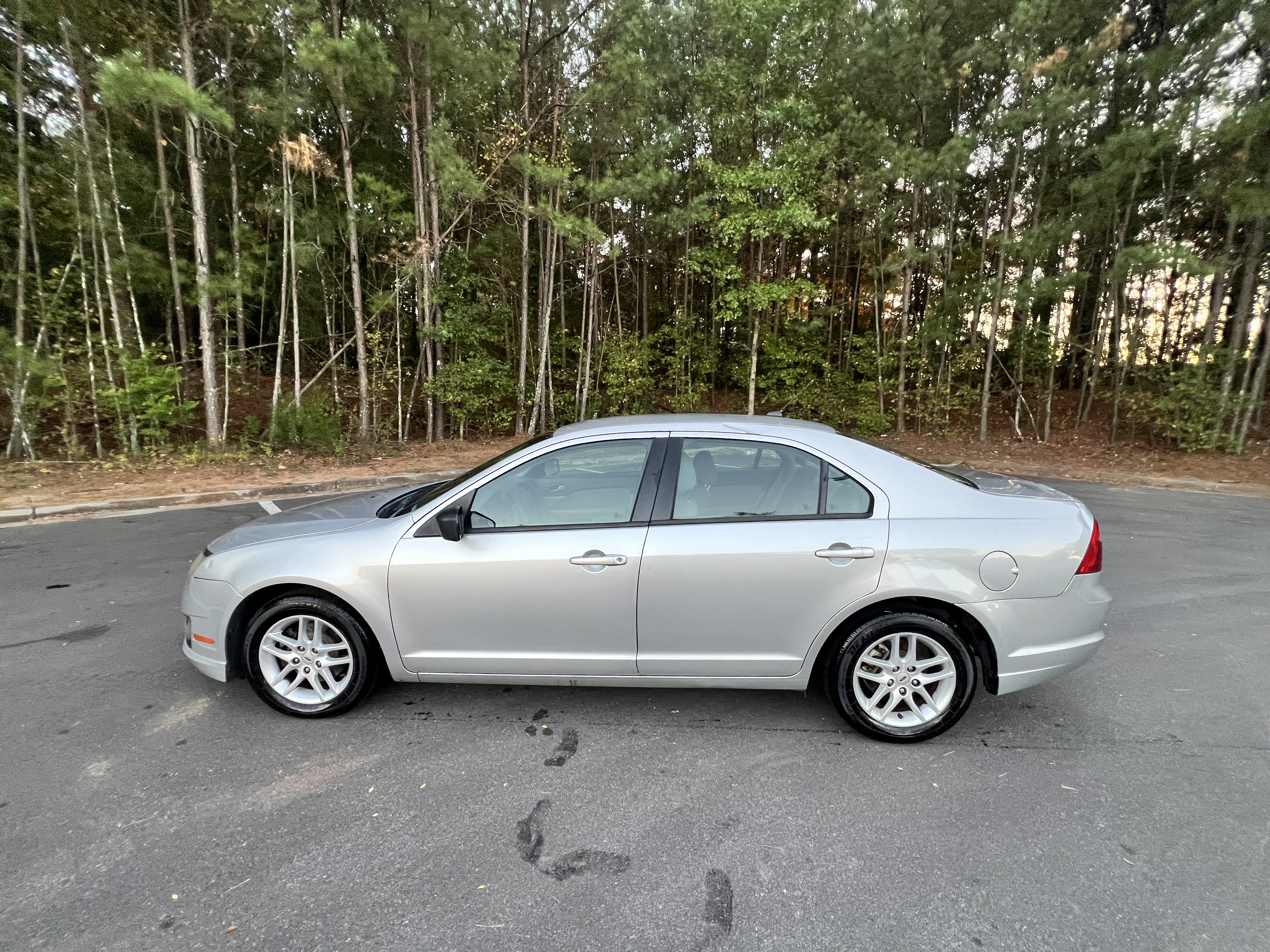 Used 2012 Ford Fusion S FWD image 2