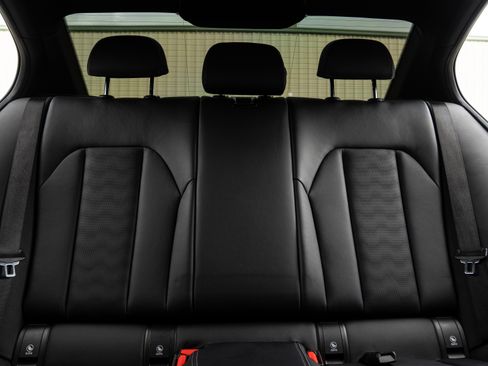 Used 2021 BMW M3 Base image 25